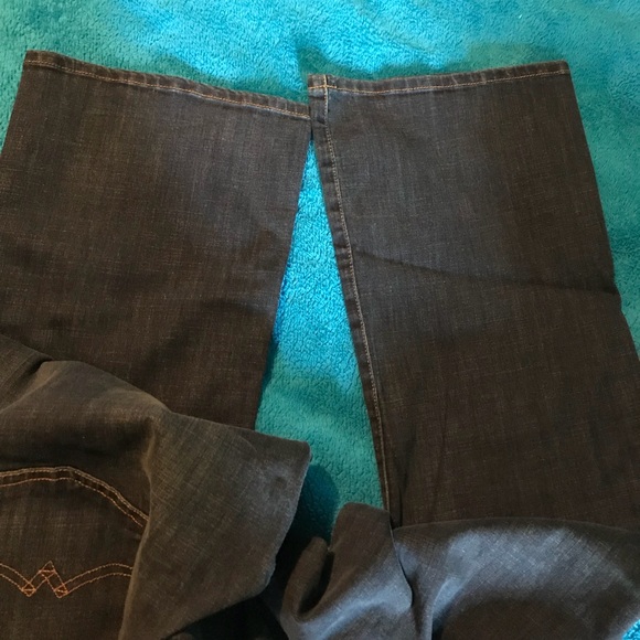 Lucky Brand Sweet’n Low flare / boot cut jeans - Picture 6 of 6